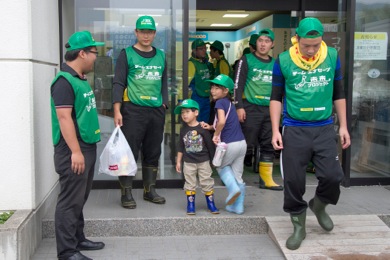 作業説明を受けて、いざ出陣