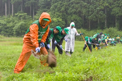 みなさん積極的に作業に取り組む