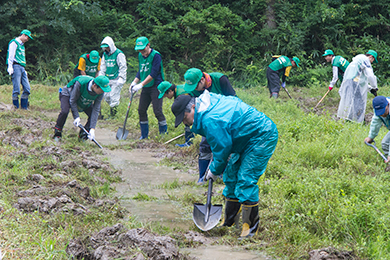草刈り・泥上げ