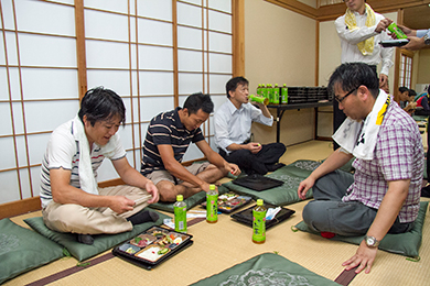 地元のお弁当を堪能