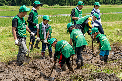 水路作りにも挑戦！