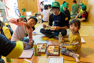 地元のお弁当を堪能