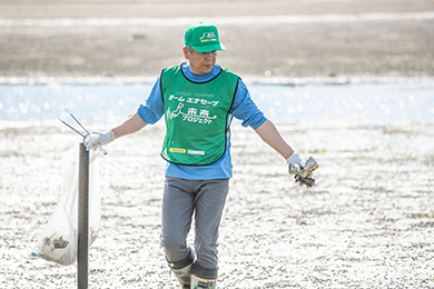 和白干潟のゴミ拾い