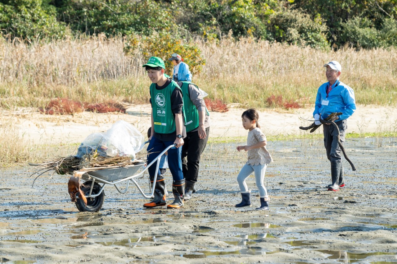 和白干潟クリーン作戦開始