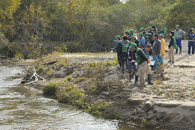 フットパスウォーキング (野生サケの遡上観察)