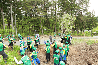 記念樹の植樹