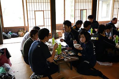 地元のお弁当を堪能