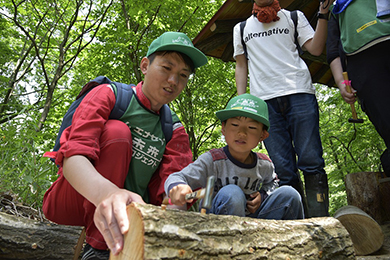 シイタケの植菌体験