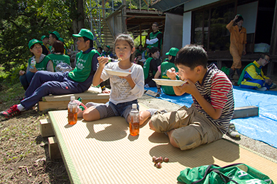 お昼は棚田で獲れた英田上山棚田米「メリーライス」でカレーライス