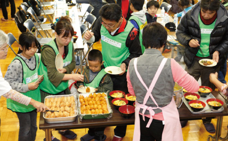 地元の方々より昼食をご用意いただきました