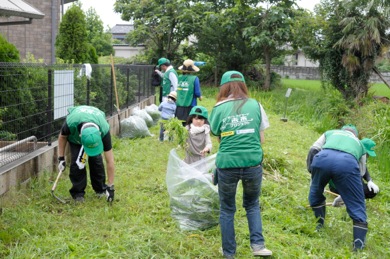 家族そろって草刈りをしました