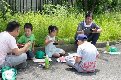 地元のおいしいお弁当を堪能
