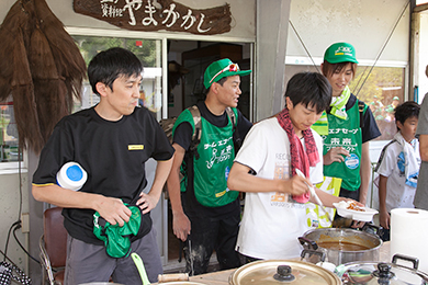 昼食はカレーを堪能