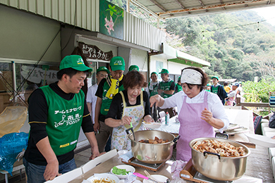 昼食はおでんを堪能