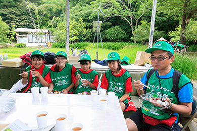 みんなでお弁当をいただきました