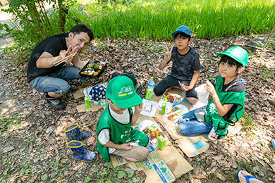 みんなでお弁当をいただきました。