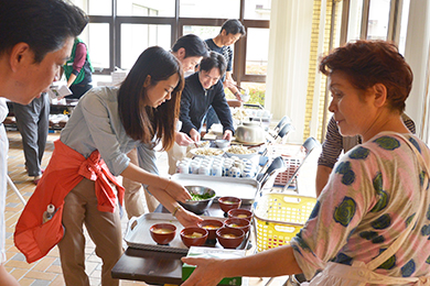 地元の美味しいご飯を堪能