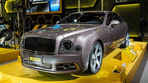 最新型のベントレーミュルザンヌスピード