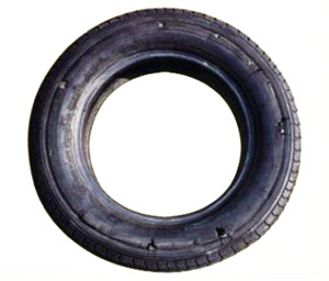 パンクしたタイヤ1