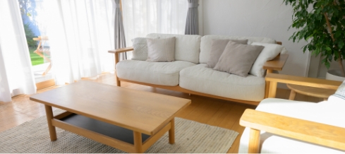 引っ越して家具を配置した状態の部屋