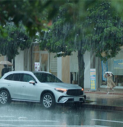 みんなの新しい毎日が、走りだしてる。夏も冬も、これ一本。次世代オールシーズンタイヤ